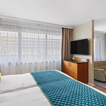 Leonardo Esslingen 4*